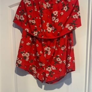 🌺❤️ Floral Red Romper 🌺❤️